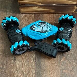 Blue Stunt RC Car with Remote - Versatile Rolling Toy